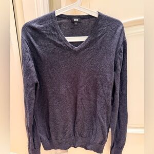 UNIQLO Men’s V-neck sweater dark grey size M